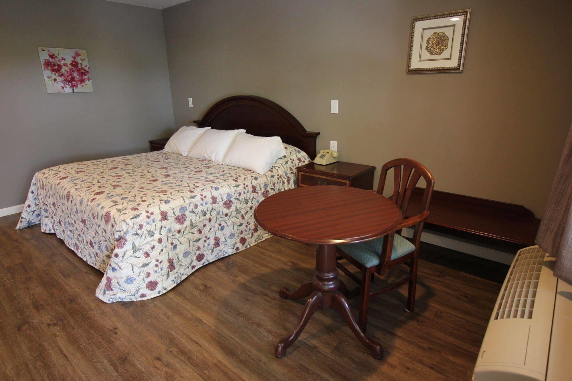 Heidi'S Inn Brewster Esterno foto