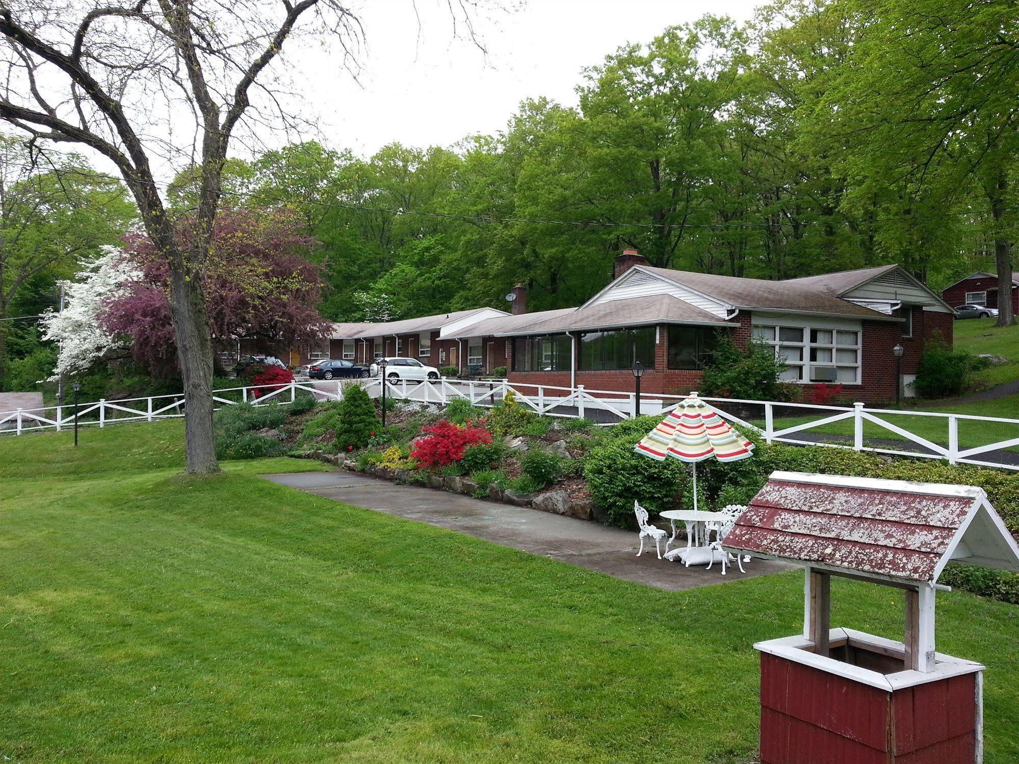 Heidi'S Inn Brewster Esterno foto